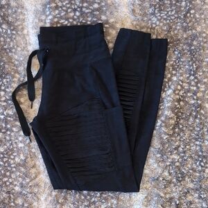 Black High-Waisted Moto Style Leggings L
